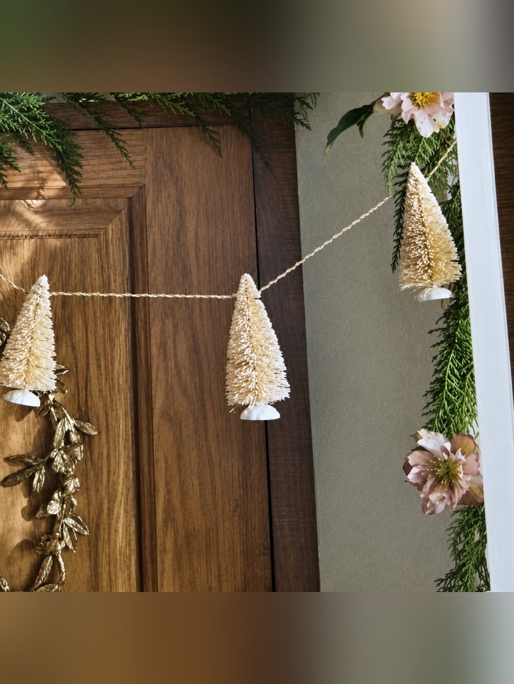 Opalhouse Ivory White/Gold Bottle Brush Tree Garland